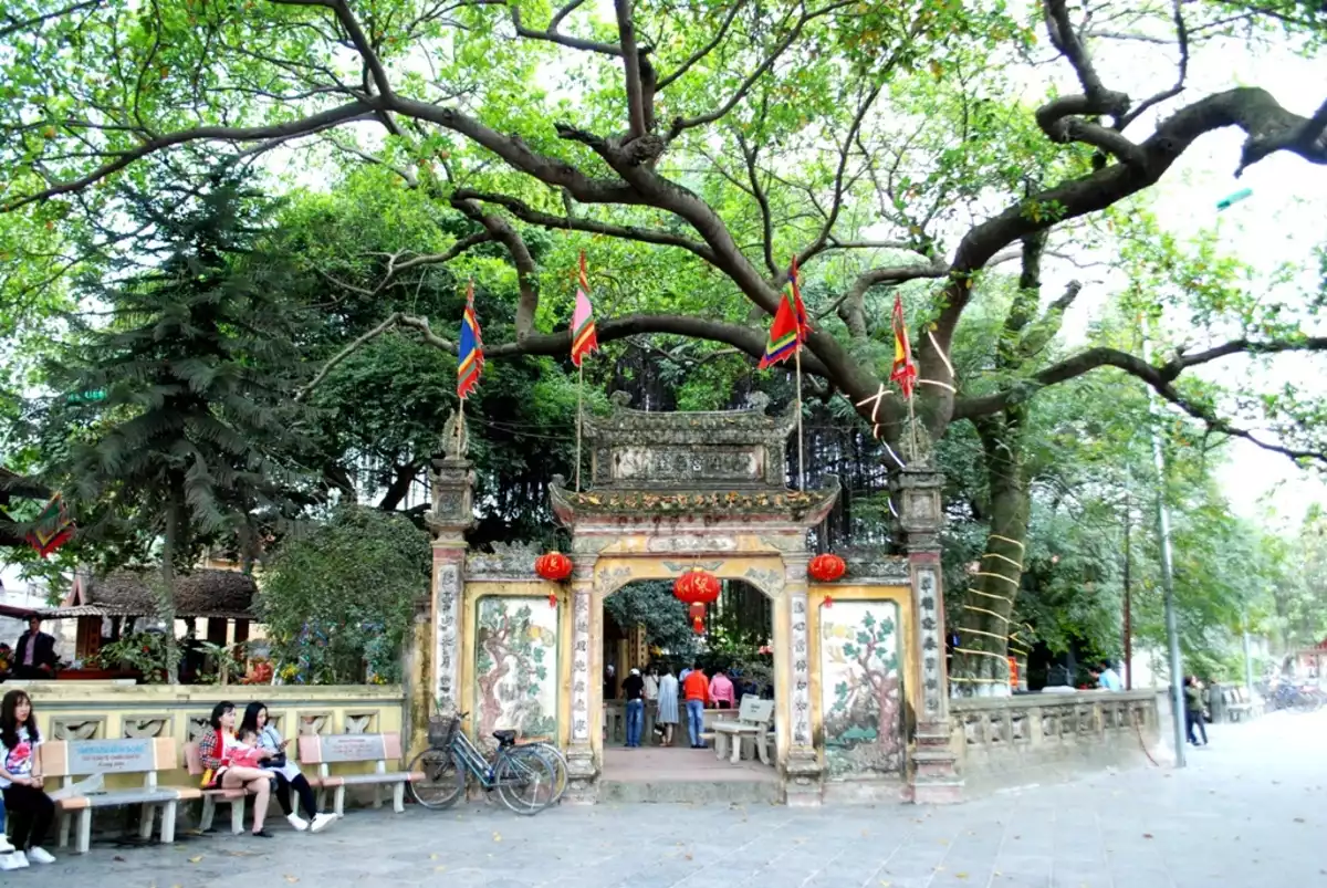 Đền Cùng Giếng Ngọc